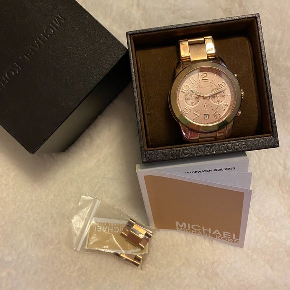 Michael Kors Watch w/extra links and original box